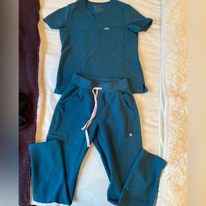 Caribbean blue figs scrub set